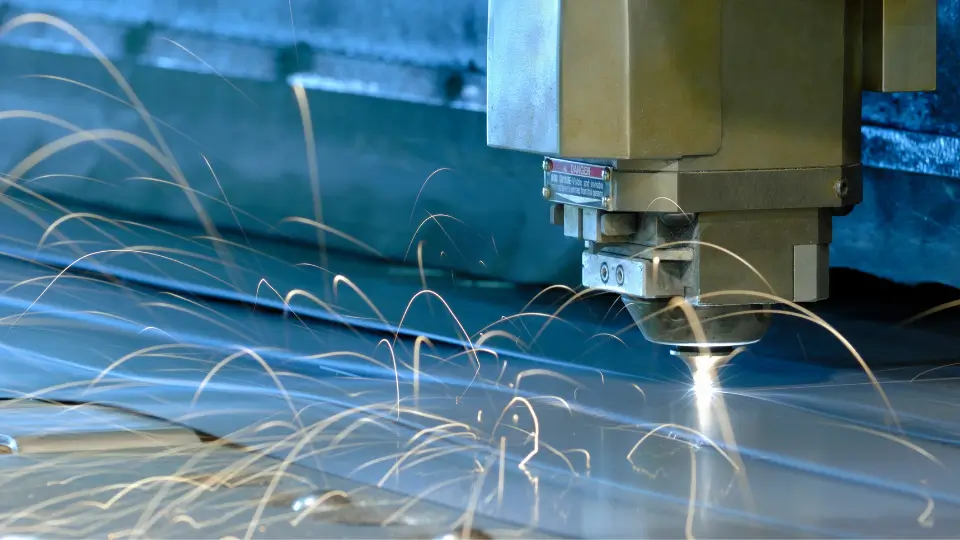 Beneficios-do-corte-a-laser-em-metais-especificos-com-a-Newton-Maquinas