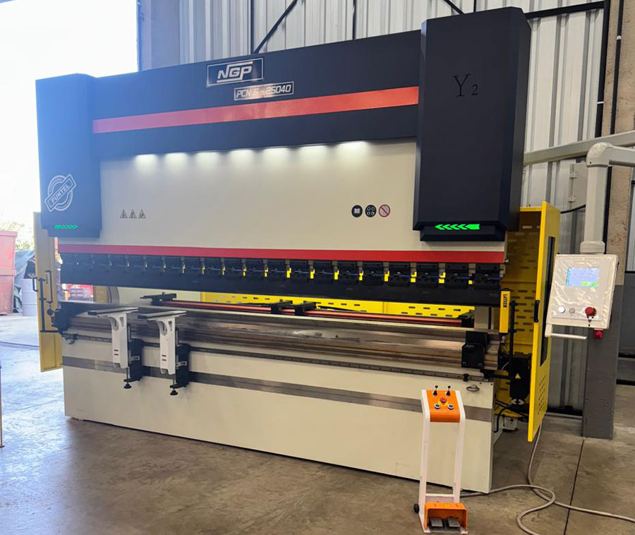 Dobradeira Hidráulica Sincronizada PCN-S-25040 CNC