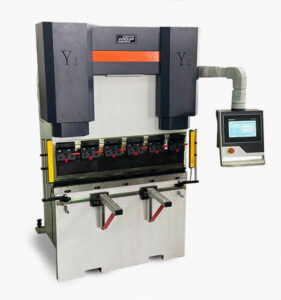 Dobradeira Sincronizada Elétrica PCN-S-13040E CNC